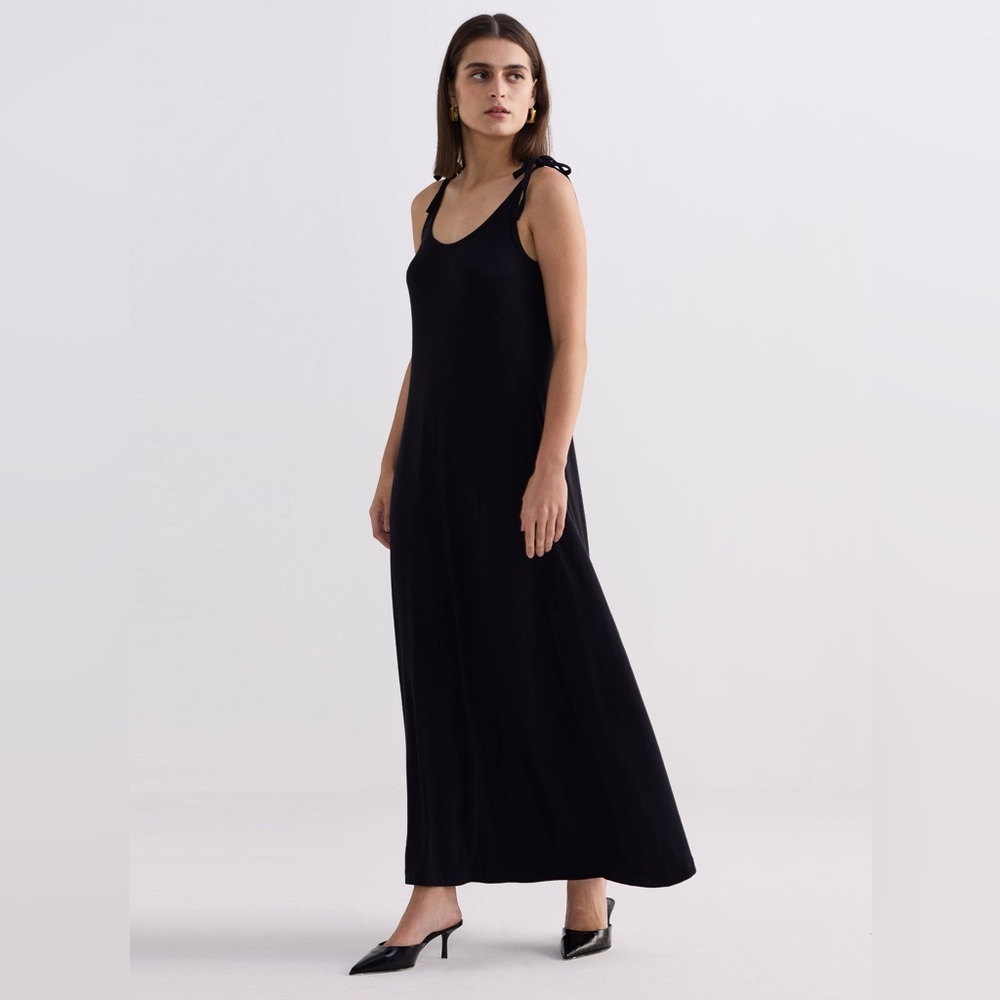 REISTOR Tie-Detail Maxi Dress Black Slits Tank Soft Casual Designer S Vacation - Picture 2 of 12